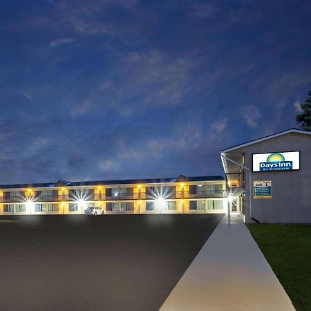Days Inn By Wyndham Birch Run Exterior foto